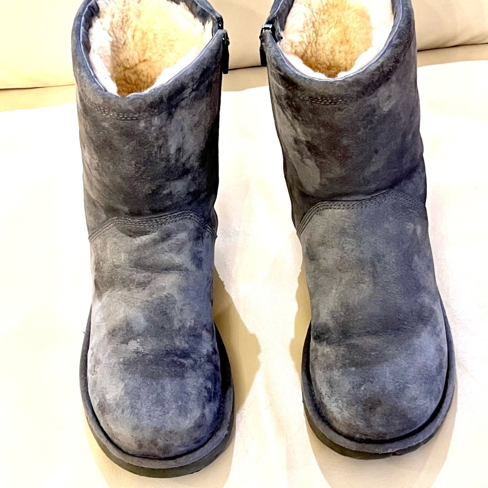 Uggs suede boots